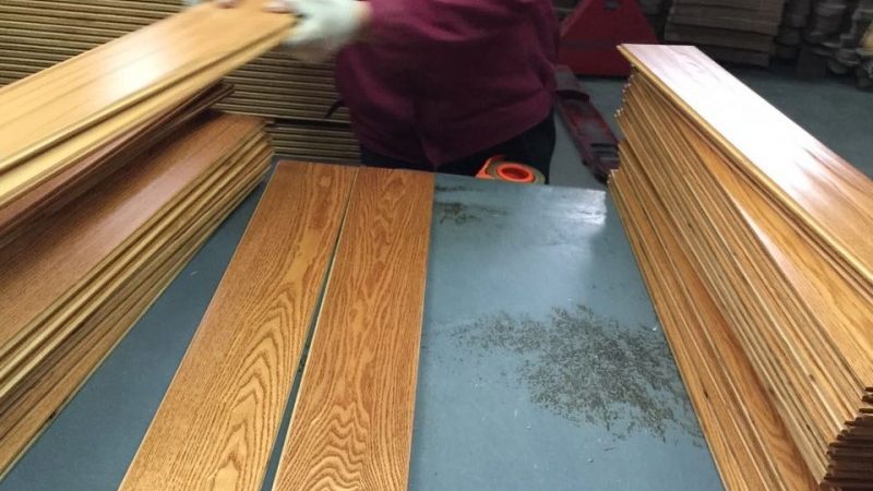成都实木复合门：价格背后的品质考量